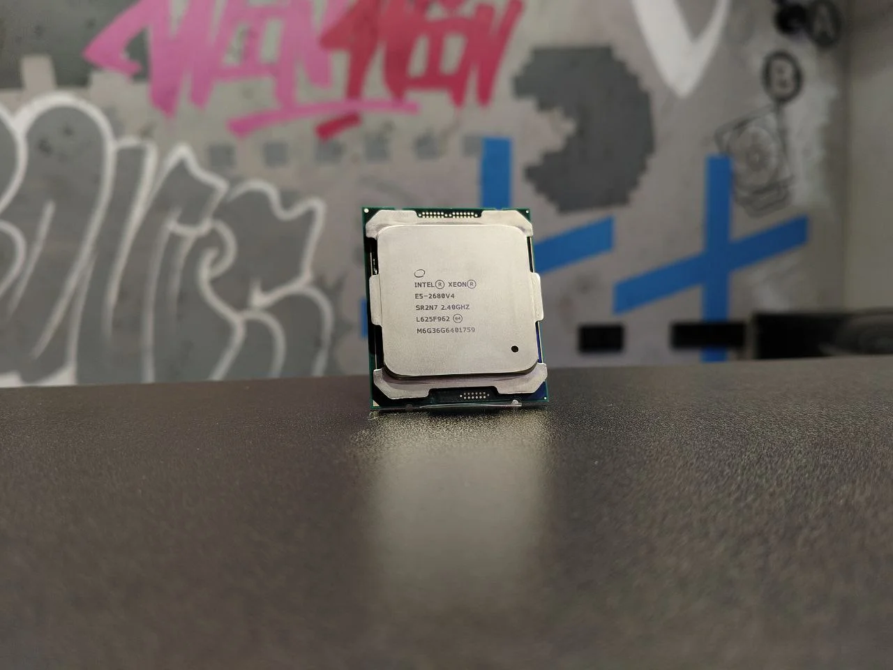 Процессор Intel Xeon E5 2680v4, 2011-3, 3.3GHz, 14/28 - миниатюра 2