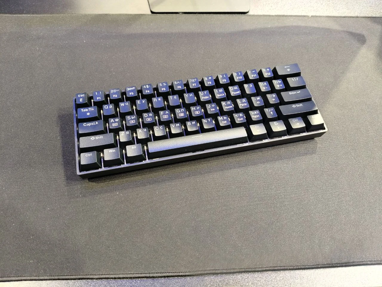 Игровая механическая клавиатура (мини) TK61, Black, RGB - миниатюра 2