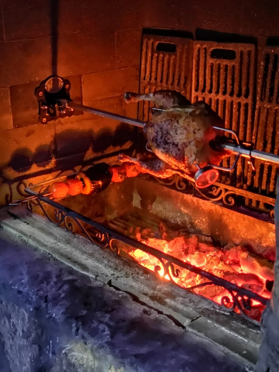 Вертел с мотором в камин, кирпичный мангал, в комплекс барбекю - миниатюра 5