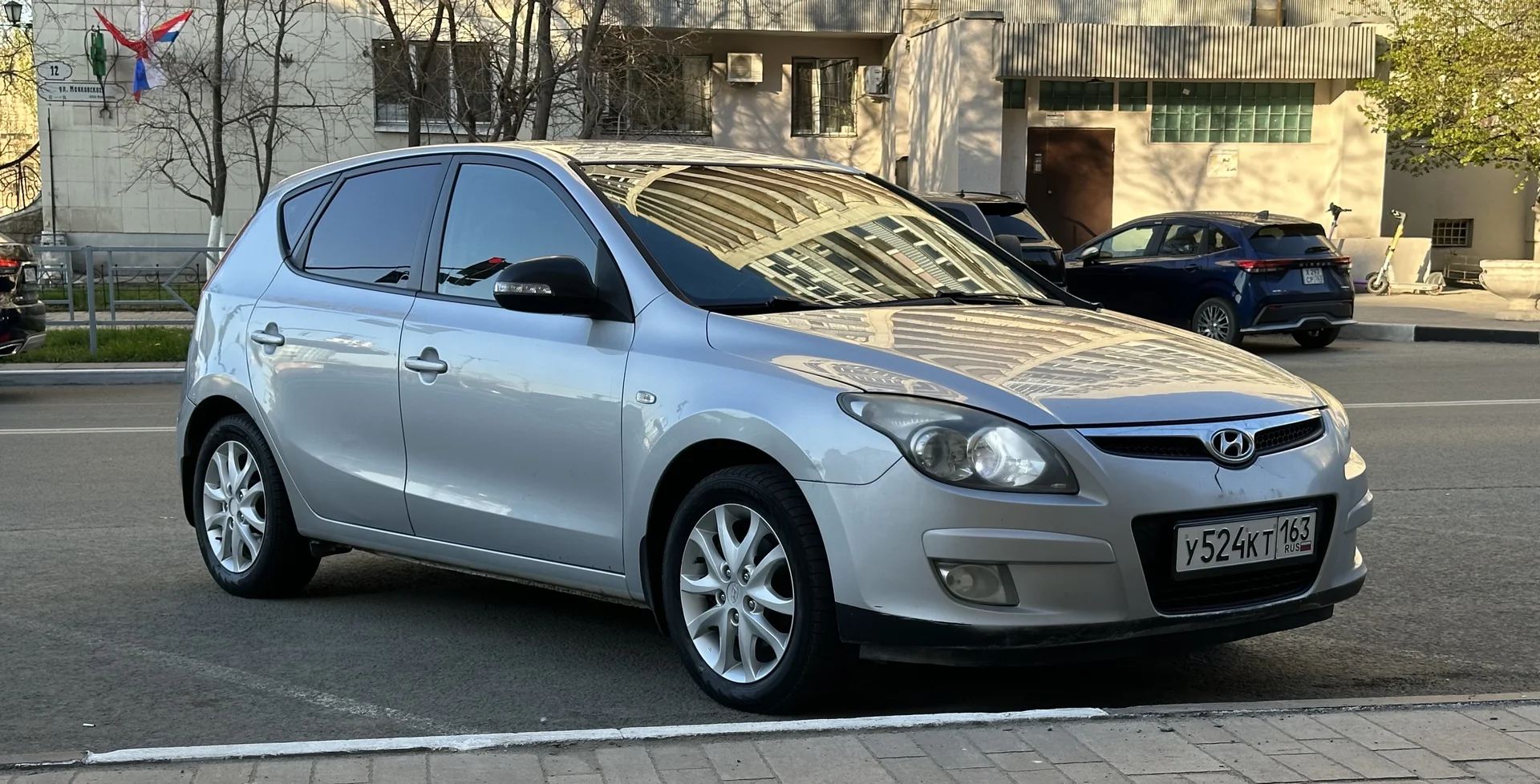 Автомобиль - миниатюра 2