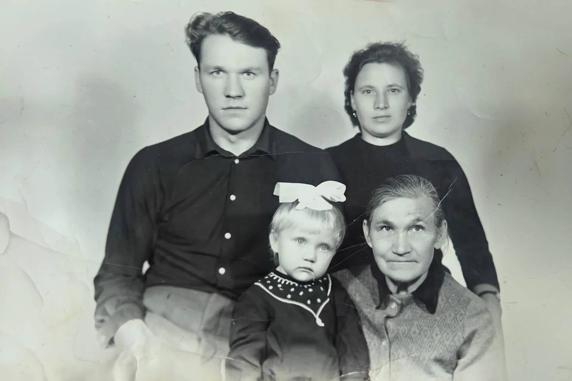 Реставрация фотографий и создание памятных видео - миниатюра 5