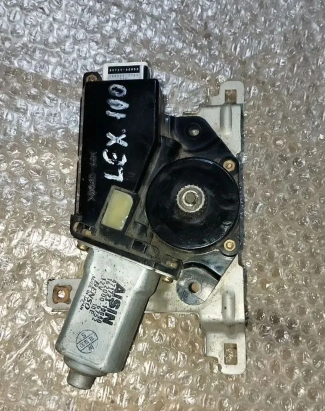 Мотор привода люка Lexus RX300 XU10 1998-2003 - миниатюра 2