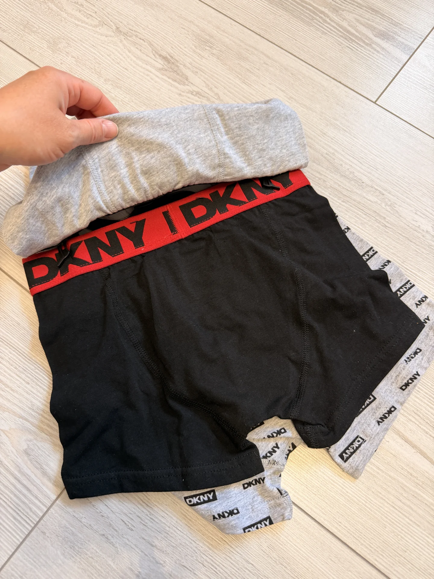 Набор новых трусов на мальчика DKNY - миниатюра 2