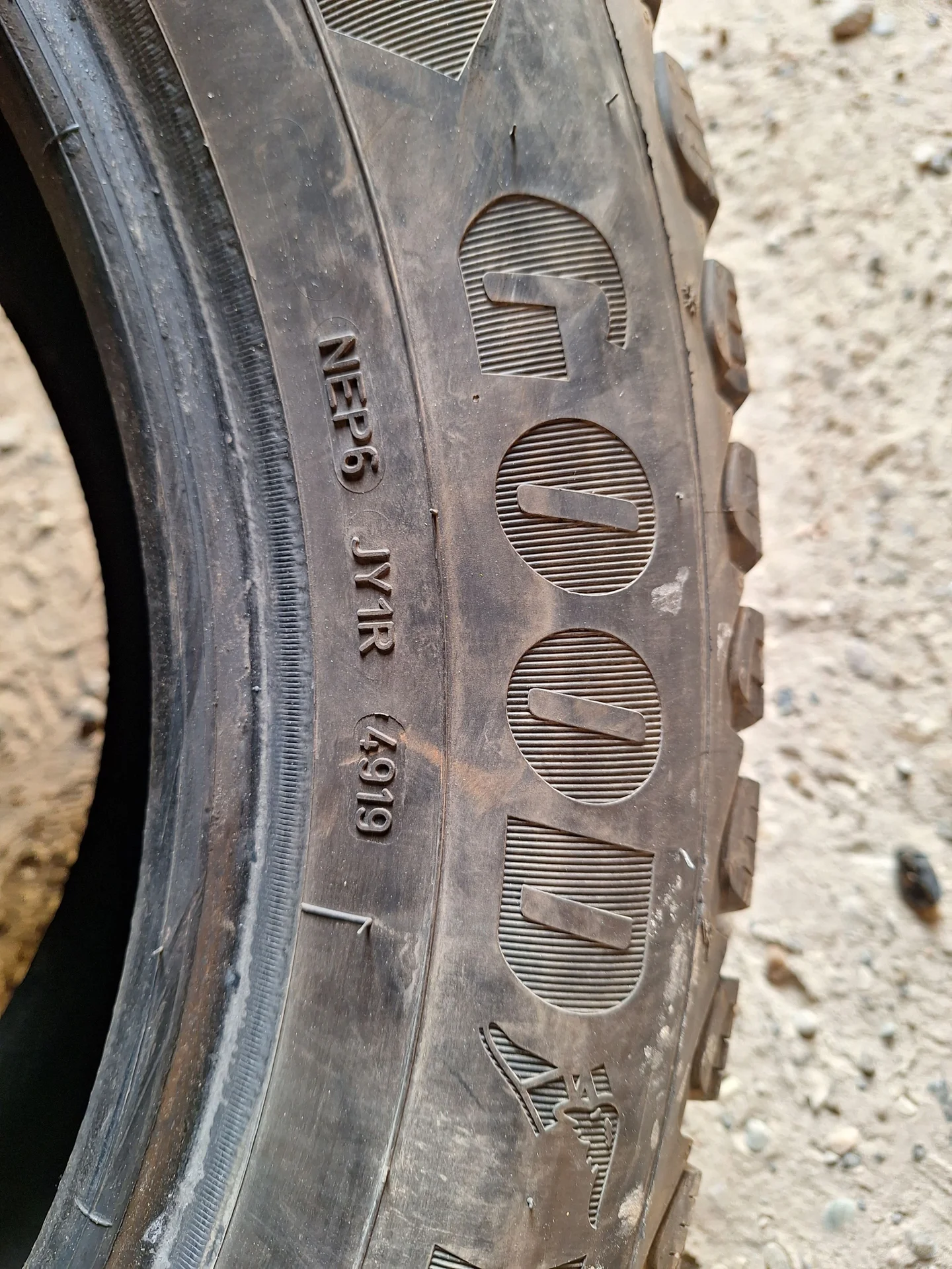 Шины зимние шипованные Goody Year 255/55r19 - миниатюра 4