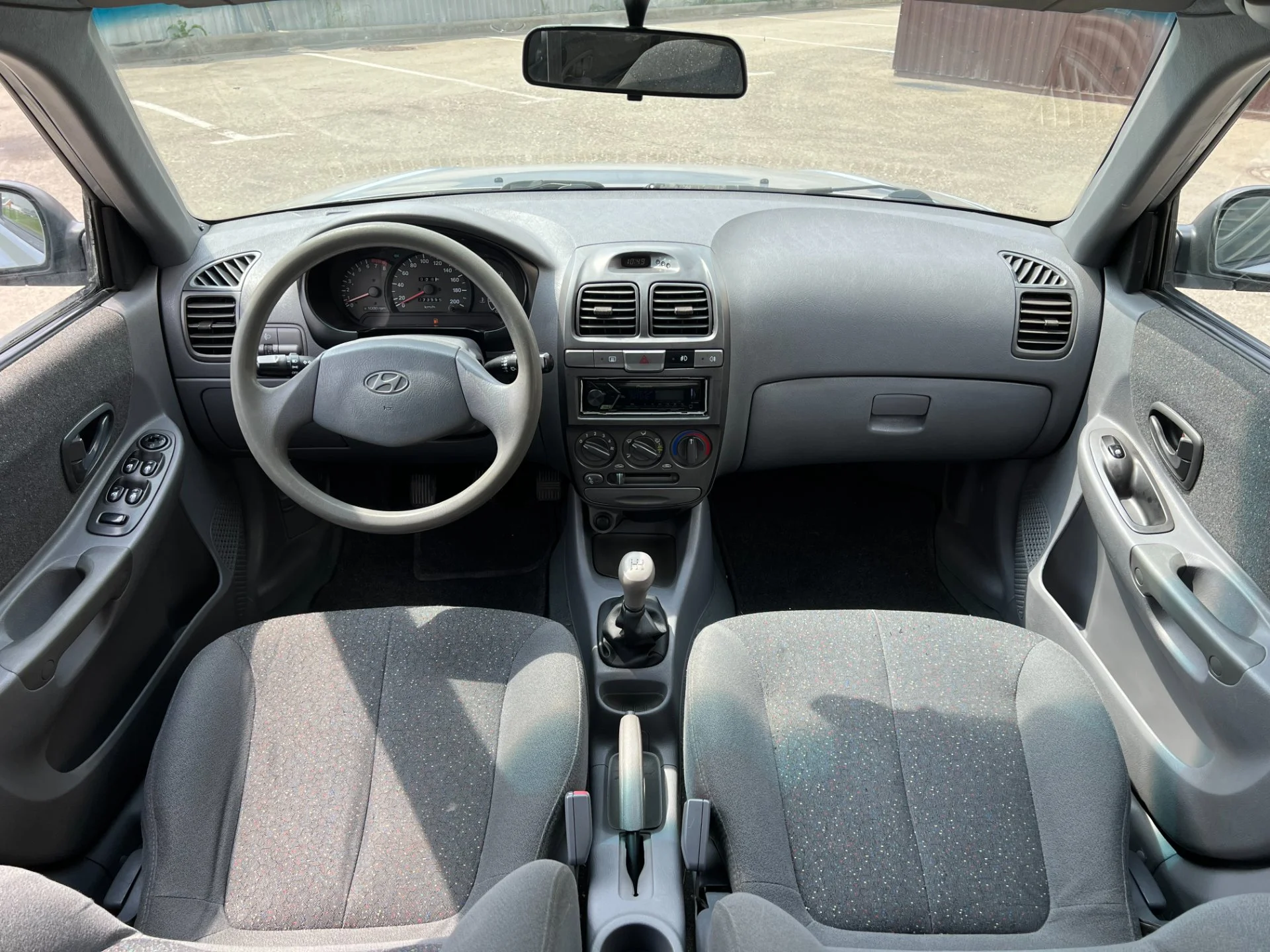Hyundai Accent 1.5 MT - миниатюра 6
