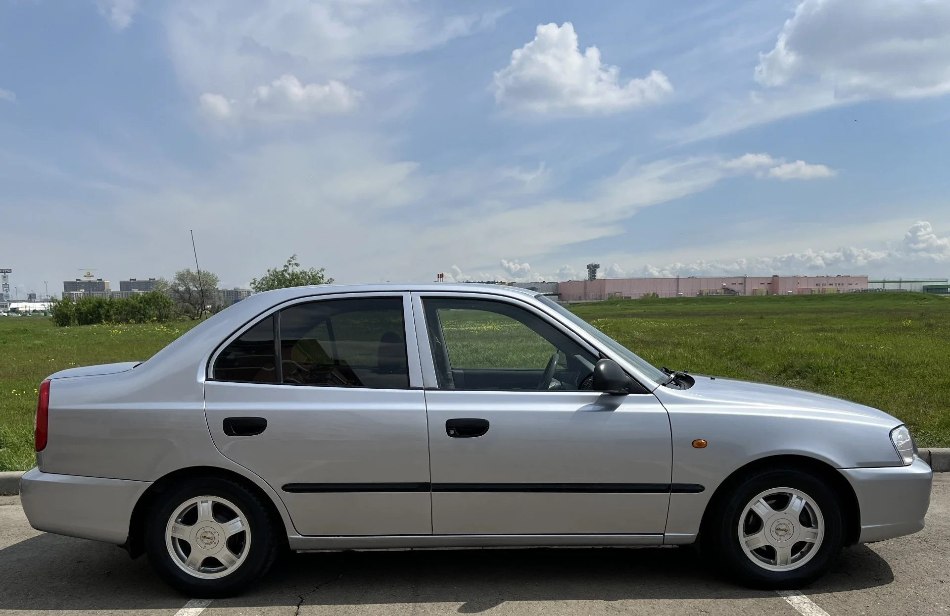 Hyundai Accent 1.5 MT - миниатюра 7