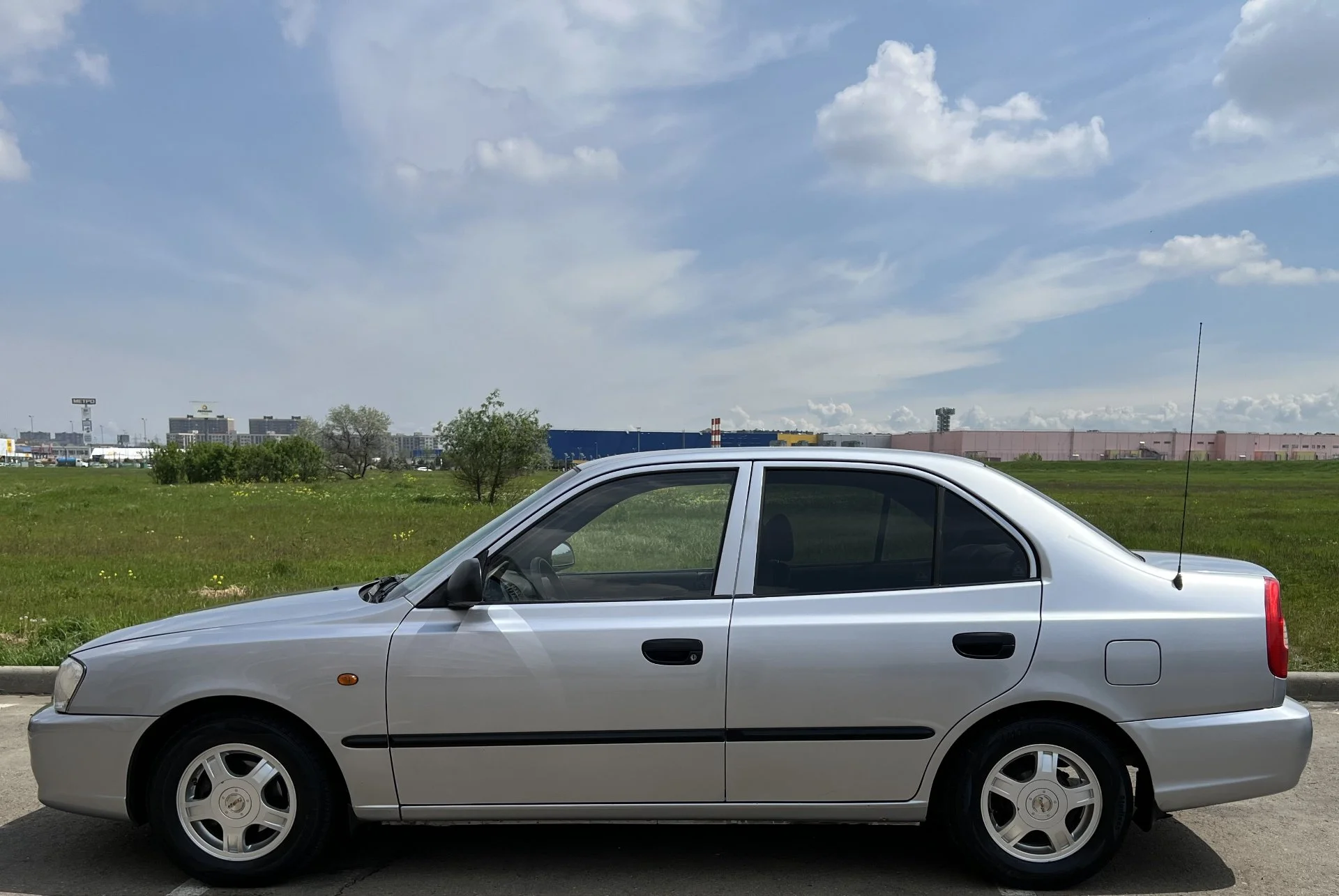 Hyundai Accent 1.5 MT - миниатюра 8