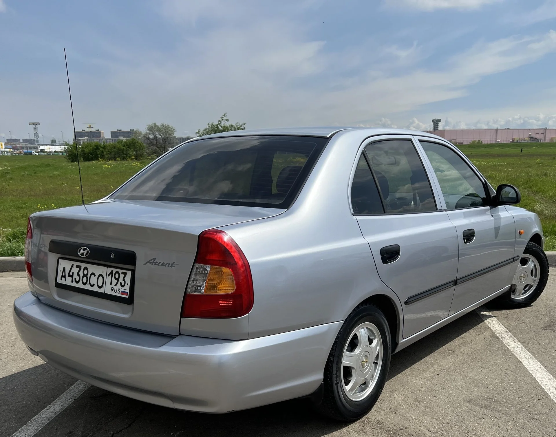 Hyundai Accent 1.5 MT - миниатюра 10
