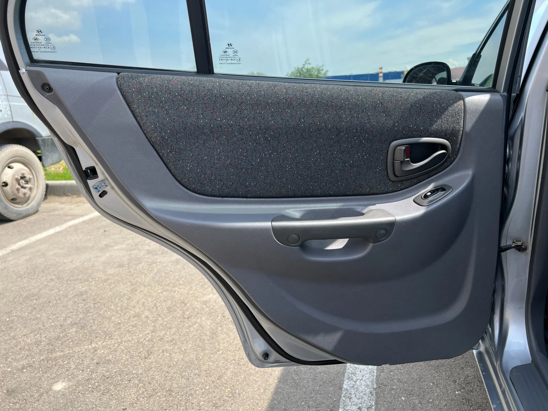 Hyundai Accent 1.5 MT - миниатюра 14