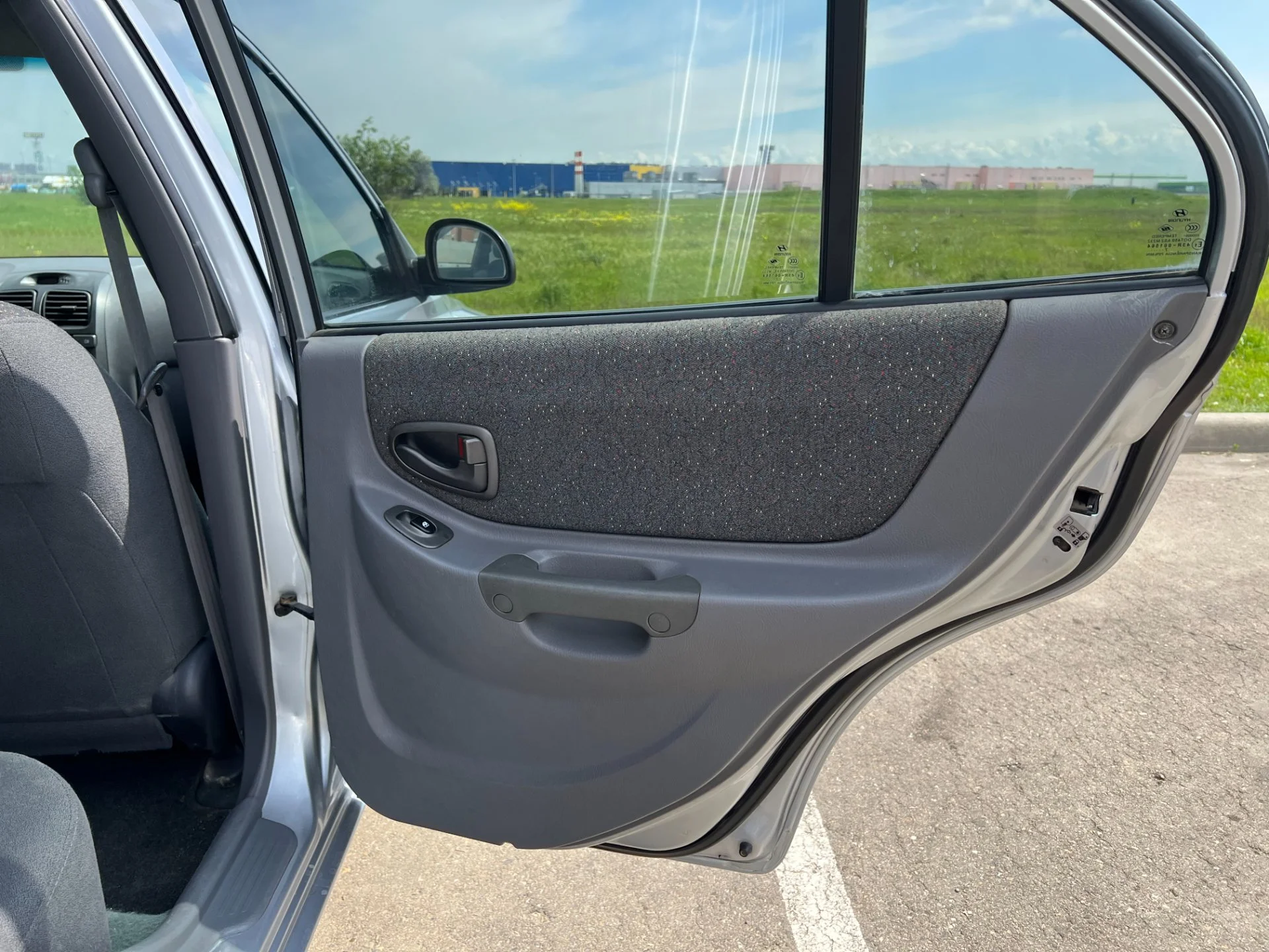 Hyundai Accent 1.5 MT - миниатюра 17