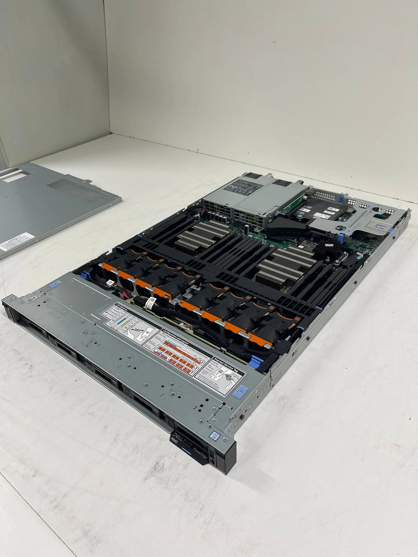 Сервер Dell PowerEdge R640 8SFF с Xeon Gold 6144 - миниатюра 3