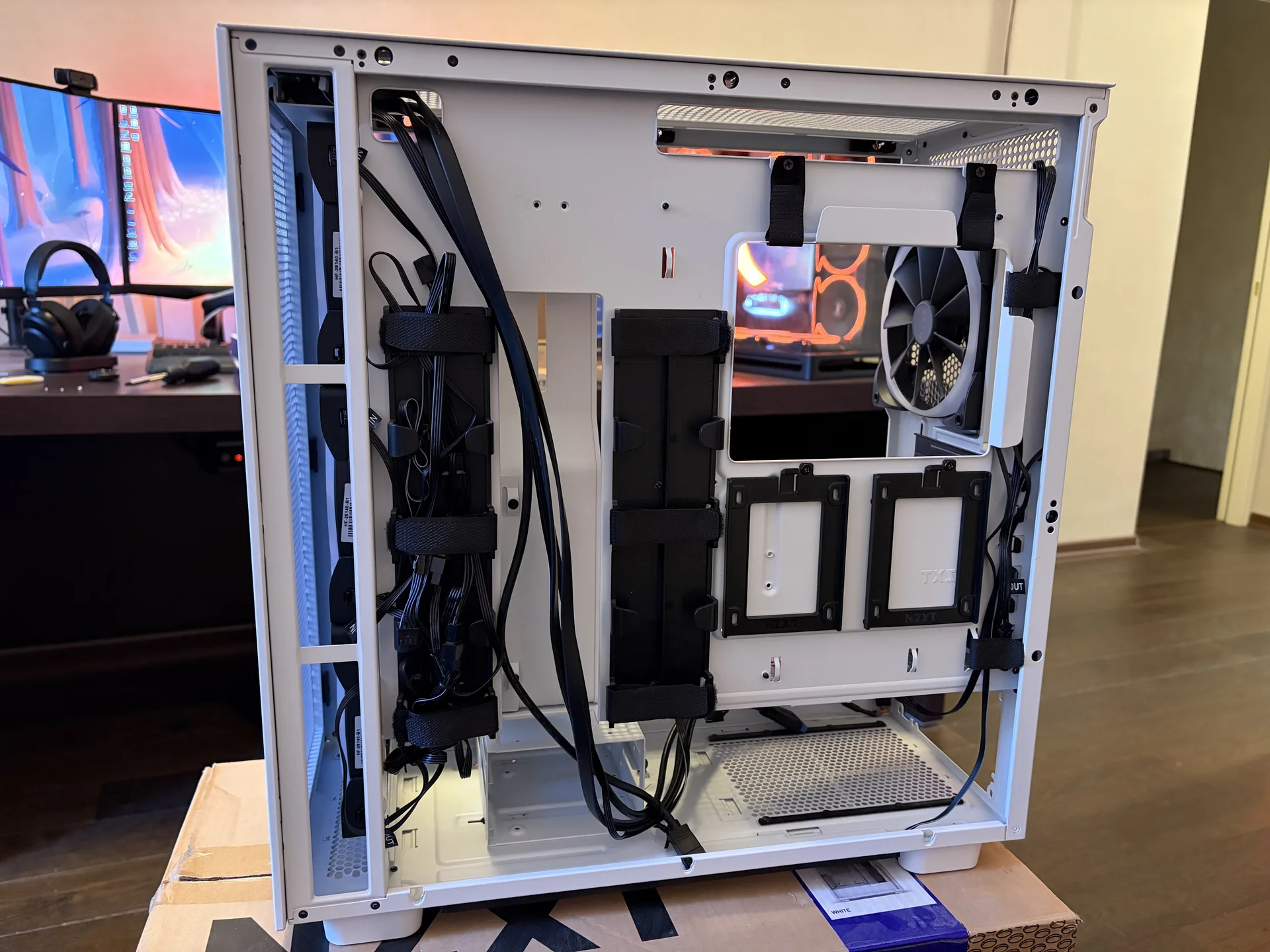 Корпус nzxt H7 Flow 2022 Белый + аксессуары - миниатюра 5