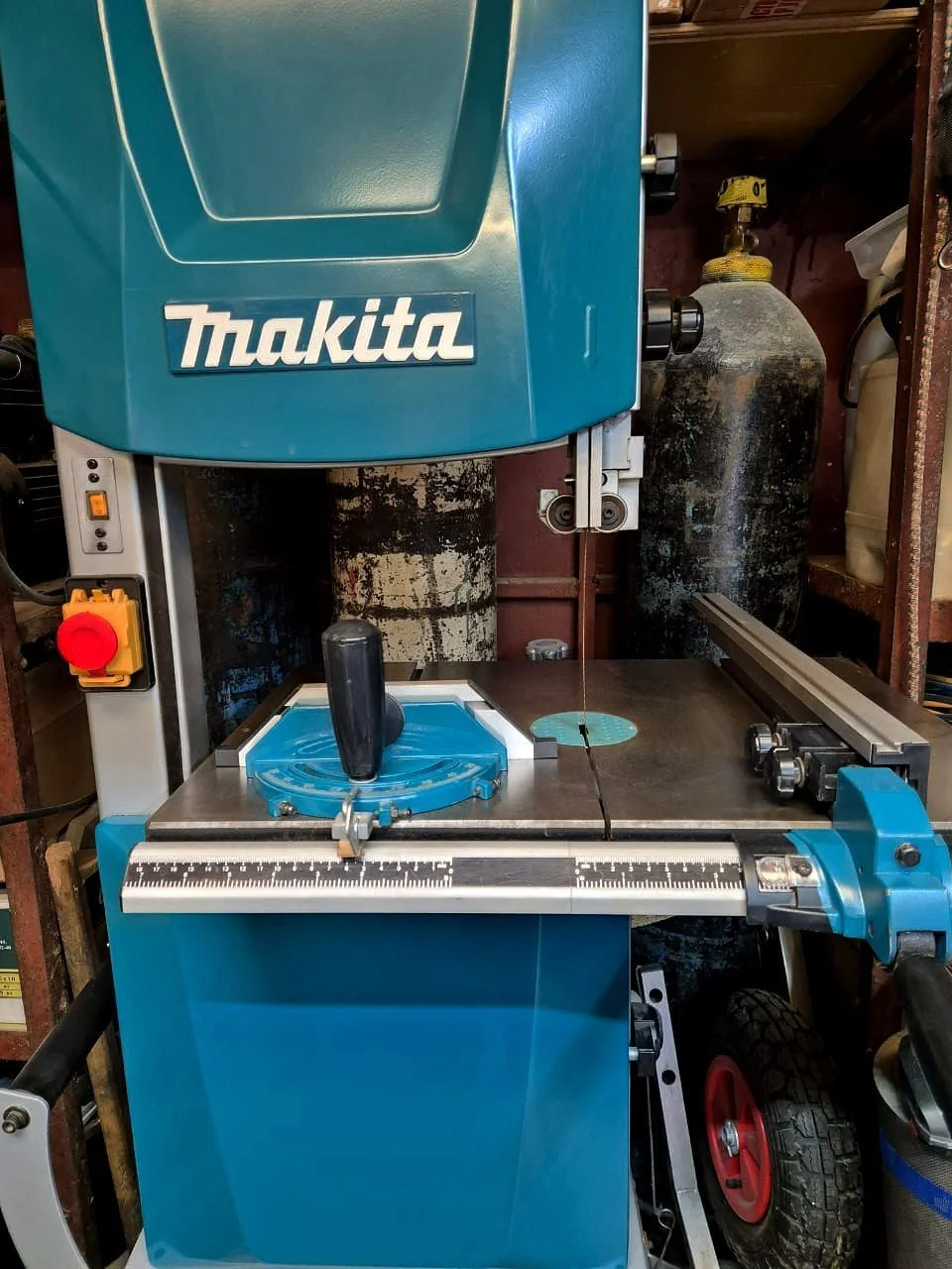 Ленточная пила Makita - изображение 1