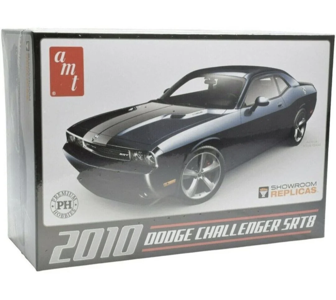 Сборная модель автомобиля Dodge Challenger SRT8 - изображение 1