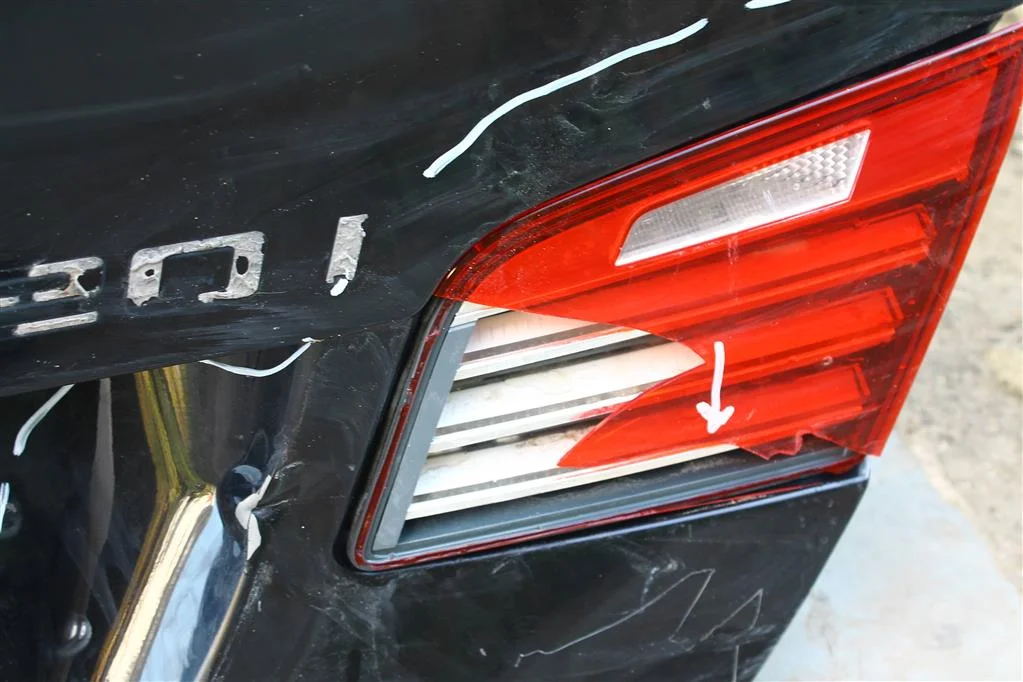 Крышка багажника BMW 5-серия 520 - миниатюра 4