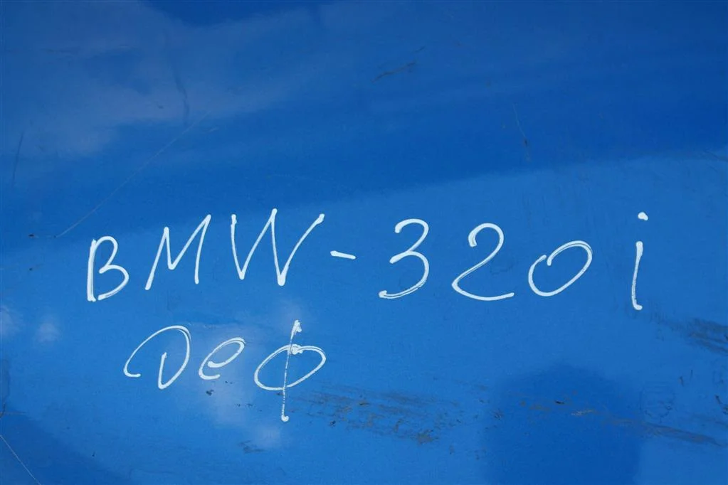 Крышка багажника BMW 3-серия 320 - миниатюра 4