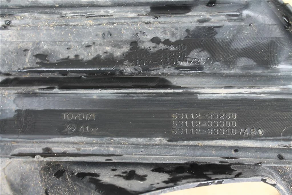 Решетка радиатора Тойота Камри XV70 - миниатюра 5