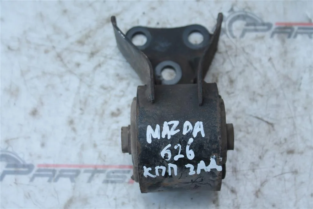 Опора кронштейн КПП Мазда 626 GE - изображение 1