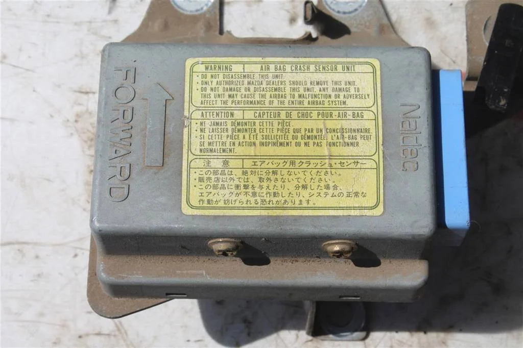 Блок SRS AIR BAG Мазда 626 GE - изображение 1