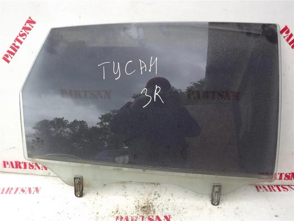 Стекло двери задней правой Хендай Tucson Туксон - изображение 1