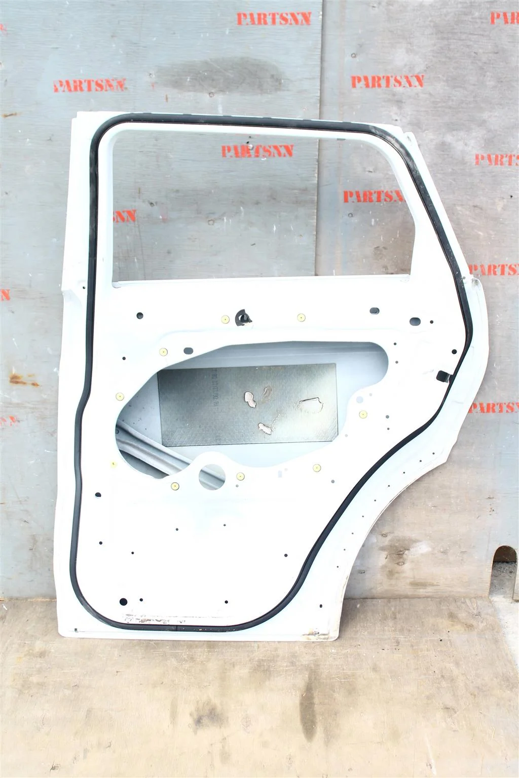 Дверь задняя правая Ленд Ровер Эвок - миниатюра 9