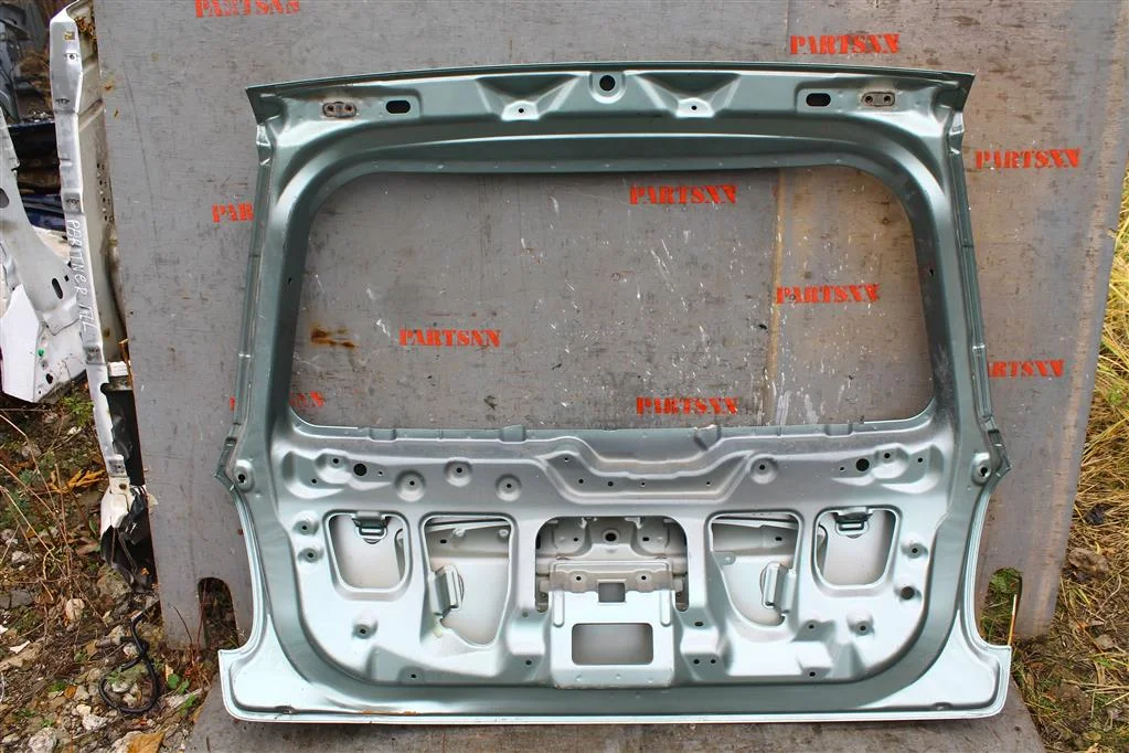 Крышка багажника Сузуки SX 4 - миниатюра 4