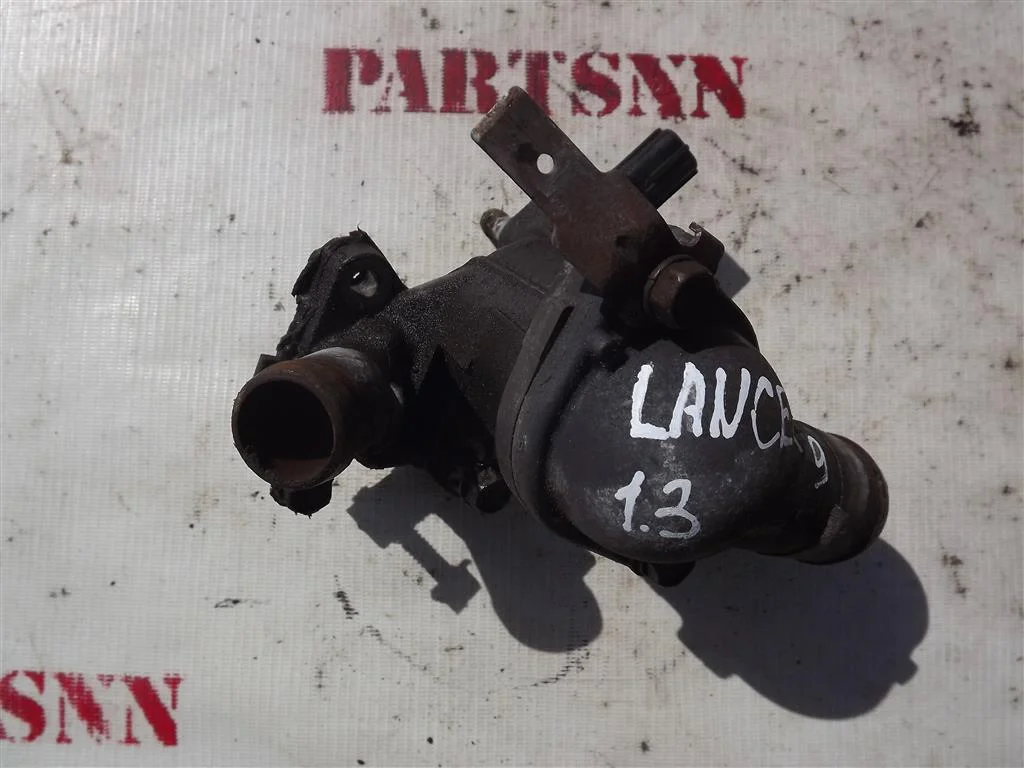 Корпус термостата Митсубиши Лансер 9 - изображение 1