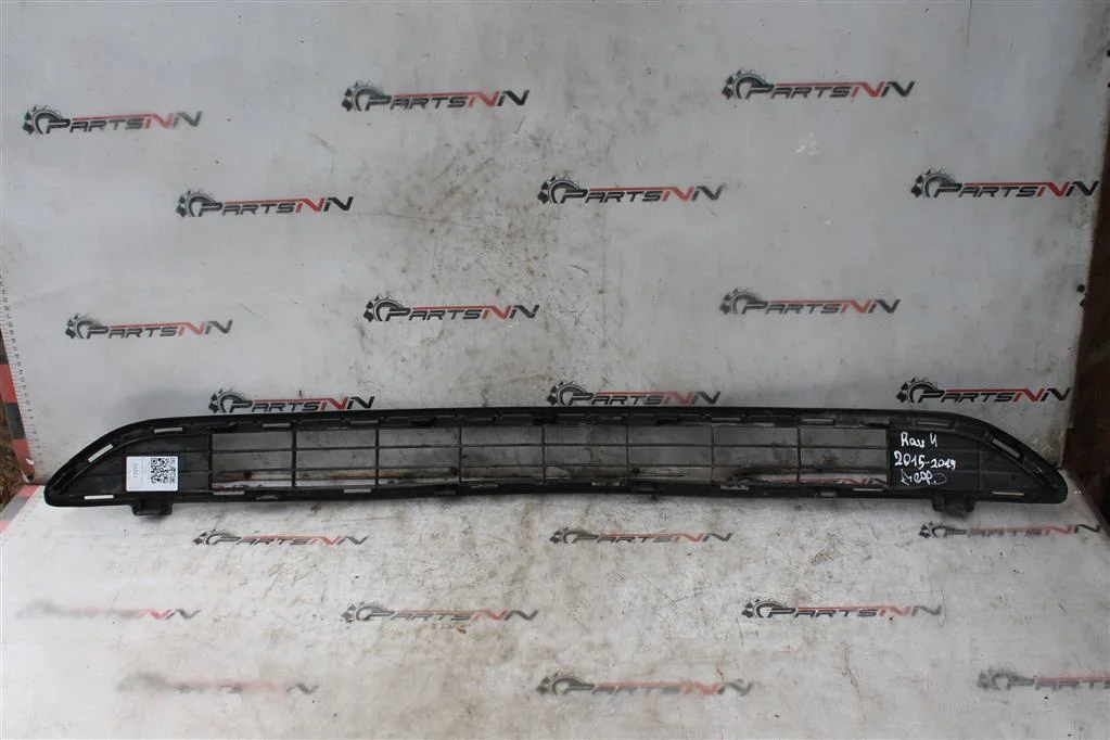 Решетка переднего бампера Тойота Рав 4 - миниатюра 4