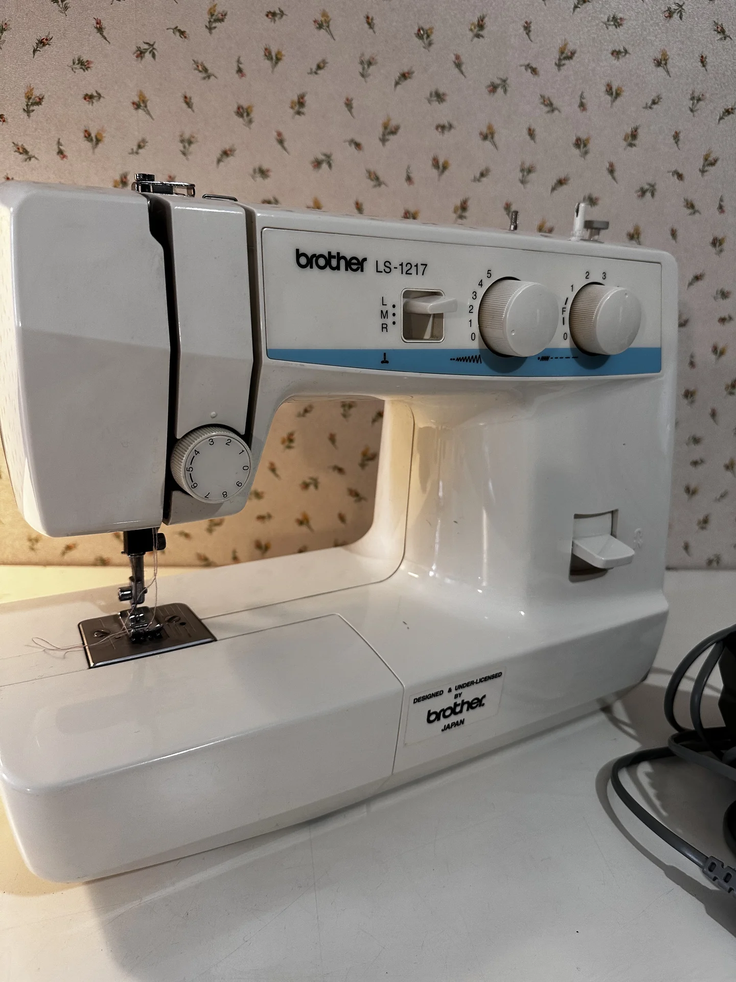 Швейная машинка brother LS-1217 - изображение 1