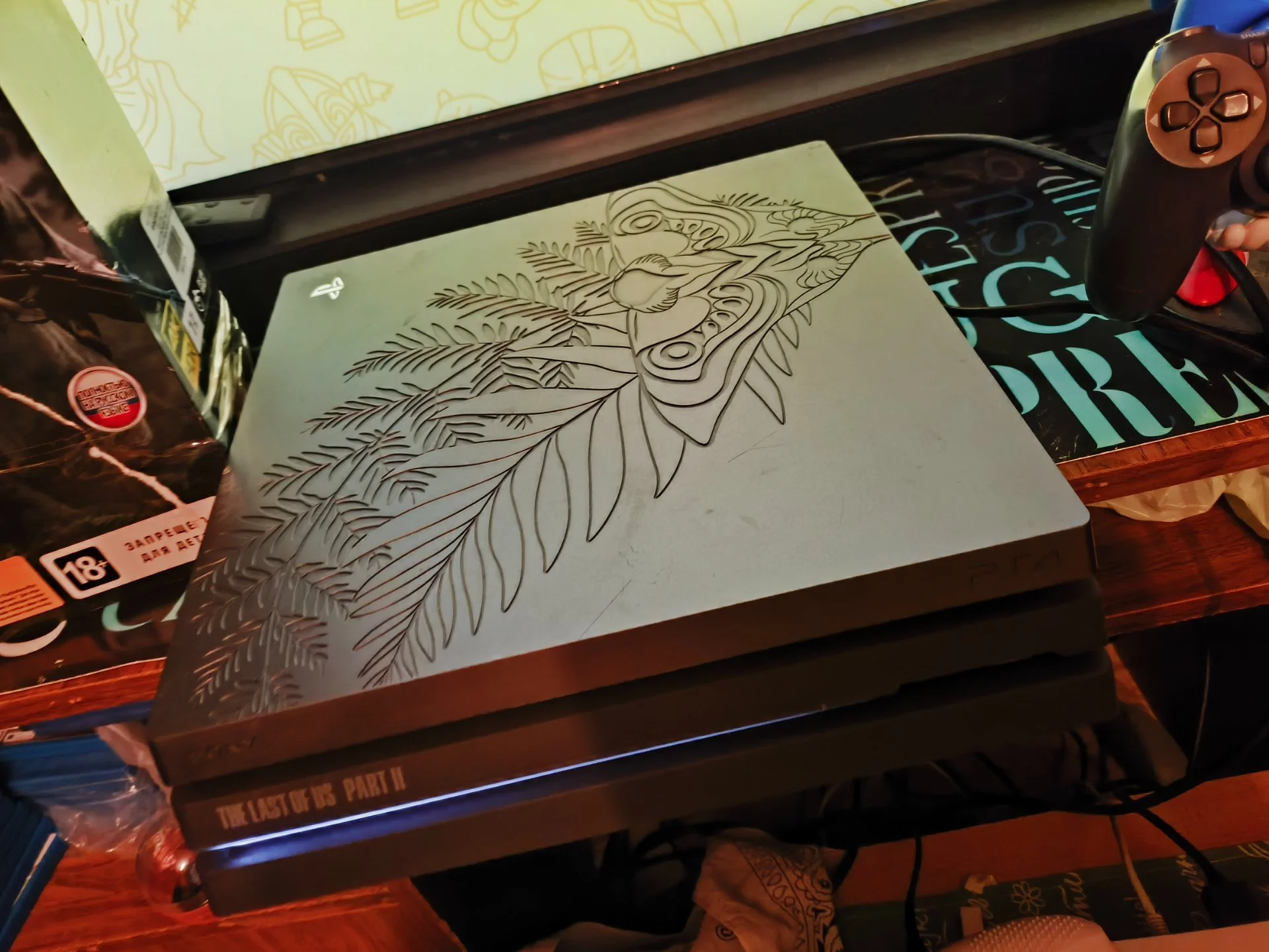 PS4 Pro The Last of Us Limited edition - миниатюра 3