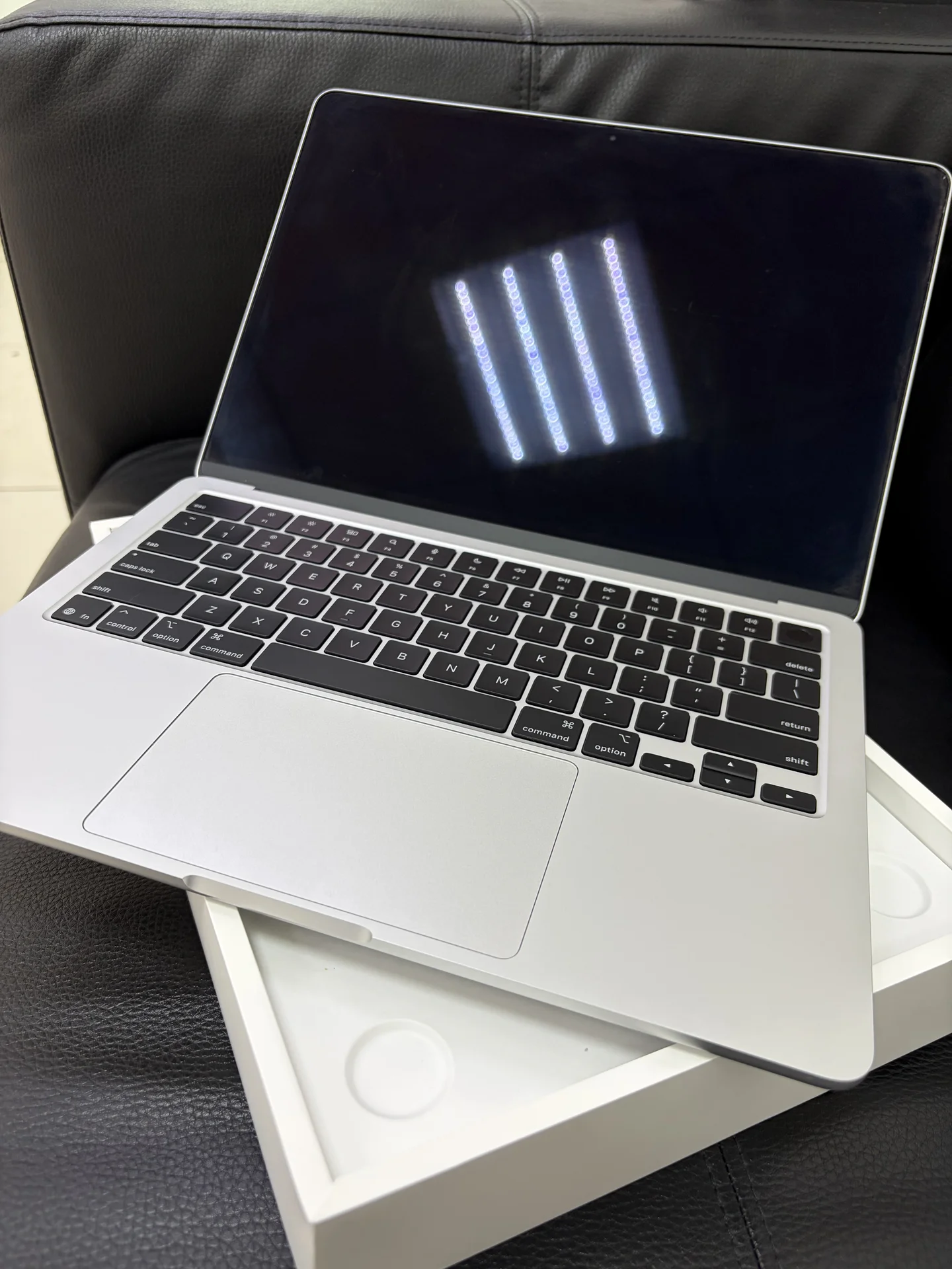 MacBook Air m4 16/256 Silver - миниатюра 2