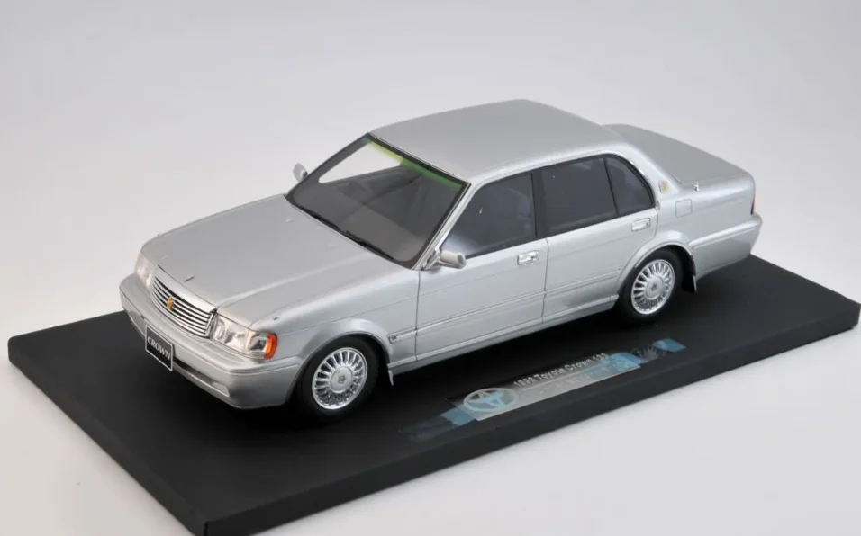 1993 Toyota Crown 133 Limited Edition 12/100, 1/18 - миниатюра 5