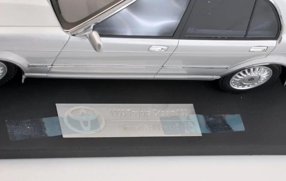 1993 Toyota Crown 133 Limited Edition 12/100, 1/18 - миниатюра 6