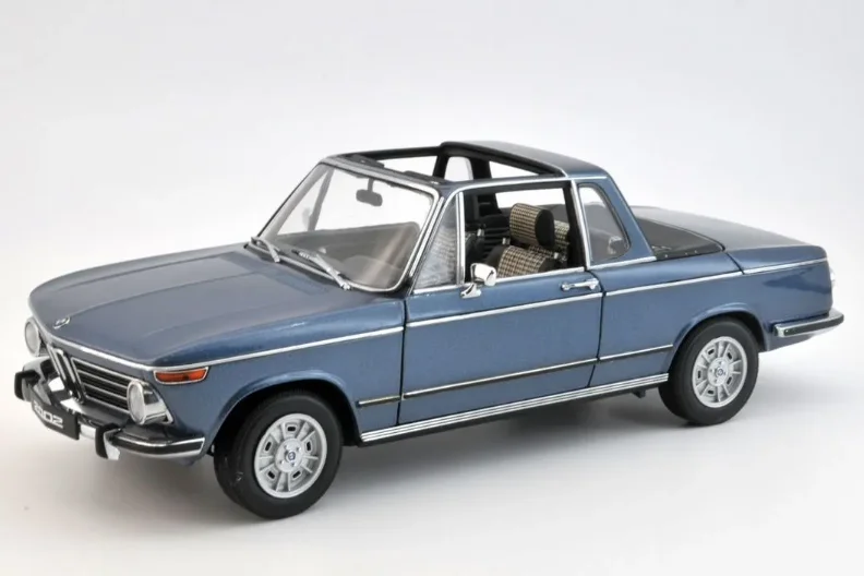 Autoart BMW 2002 Baur Cabrio 1/18 - миниатюра 6