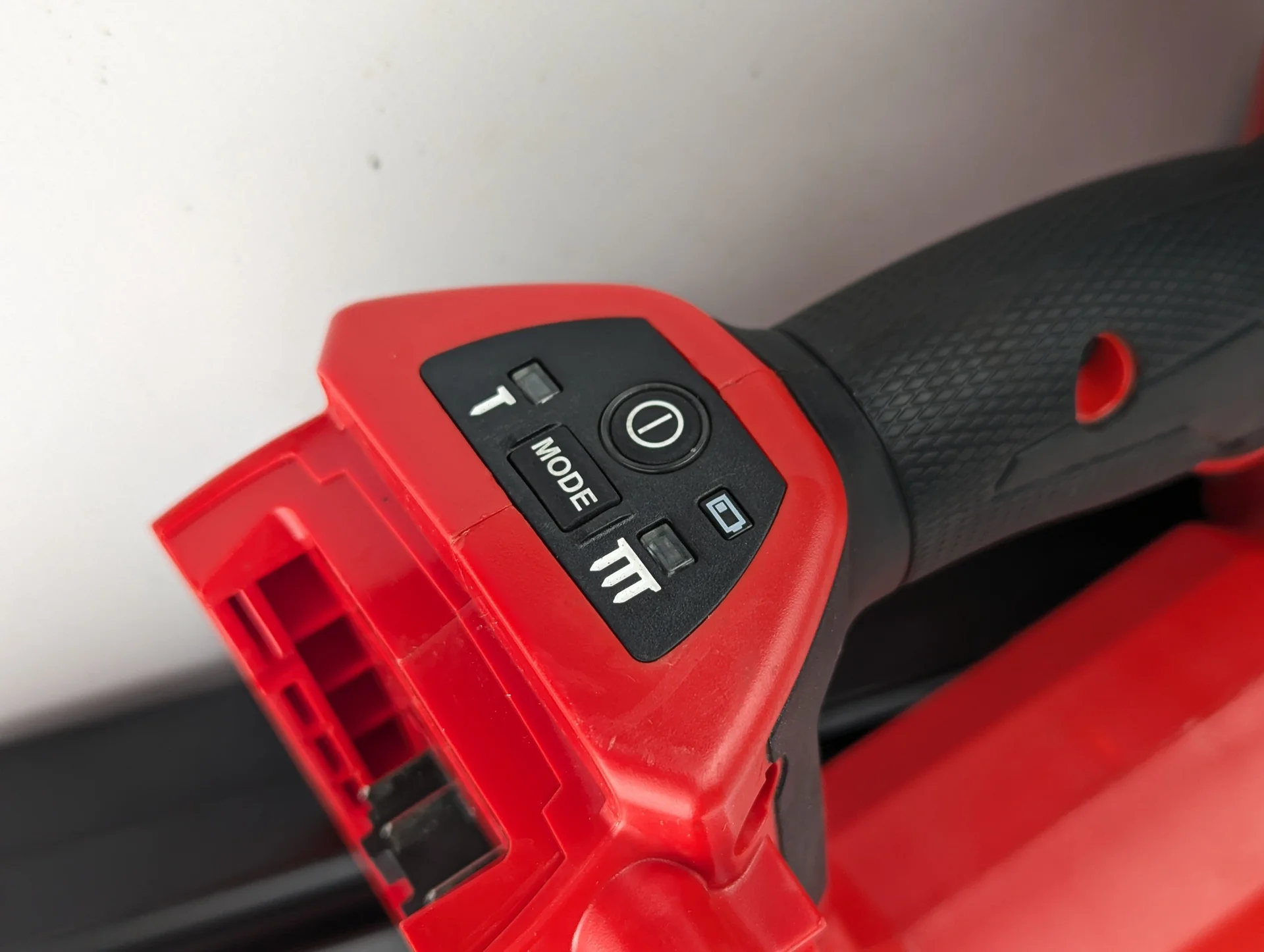 Гвоздезабиватель Milwaukee 2744-20 Fuel 18V, тип гвоздя - 50-90мм - миниатюра 6