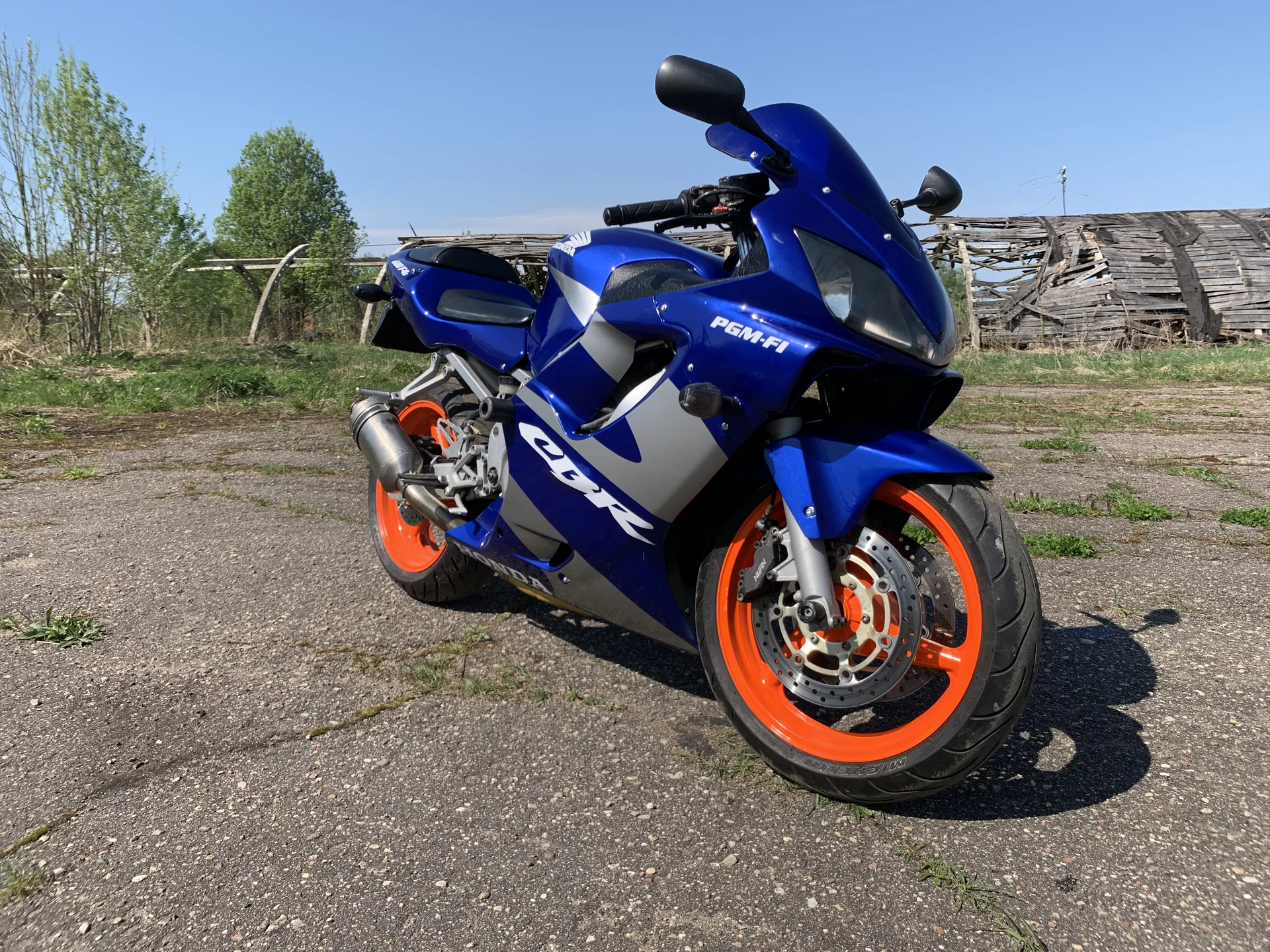 Honda CBR600 F4i Sport - изображение 1