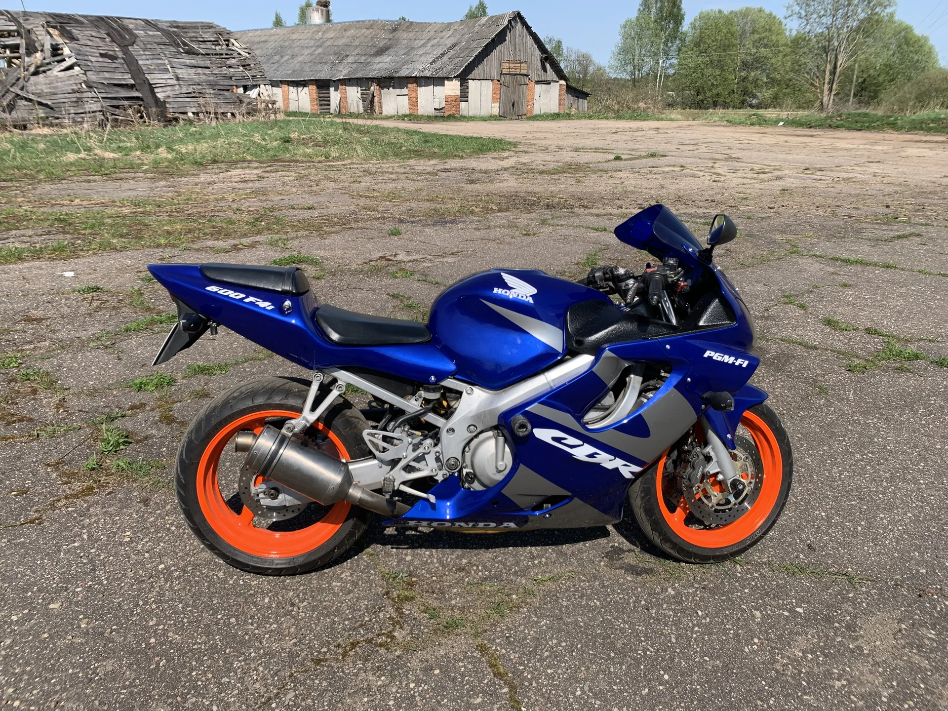 Honda CBR600 F4i Sport - миниатюра 2