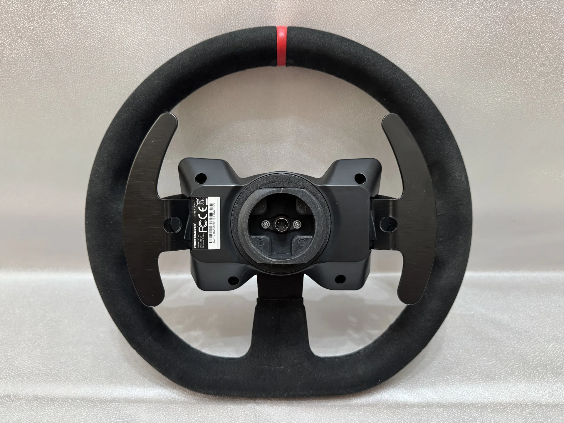 Игровой руль ThrustMaster T300 Alcantara - миниатюра 3