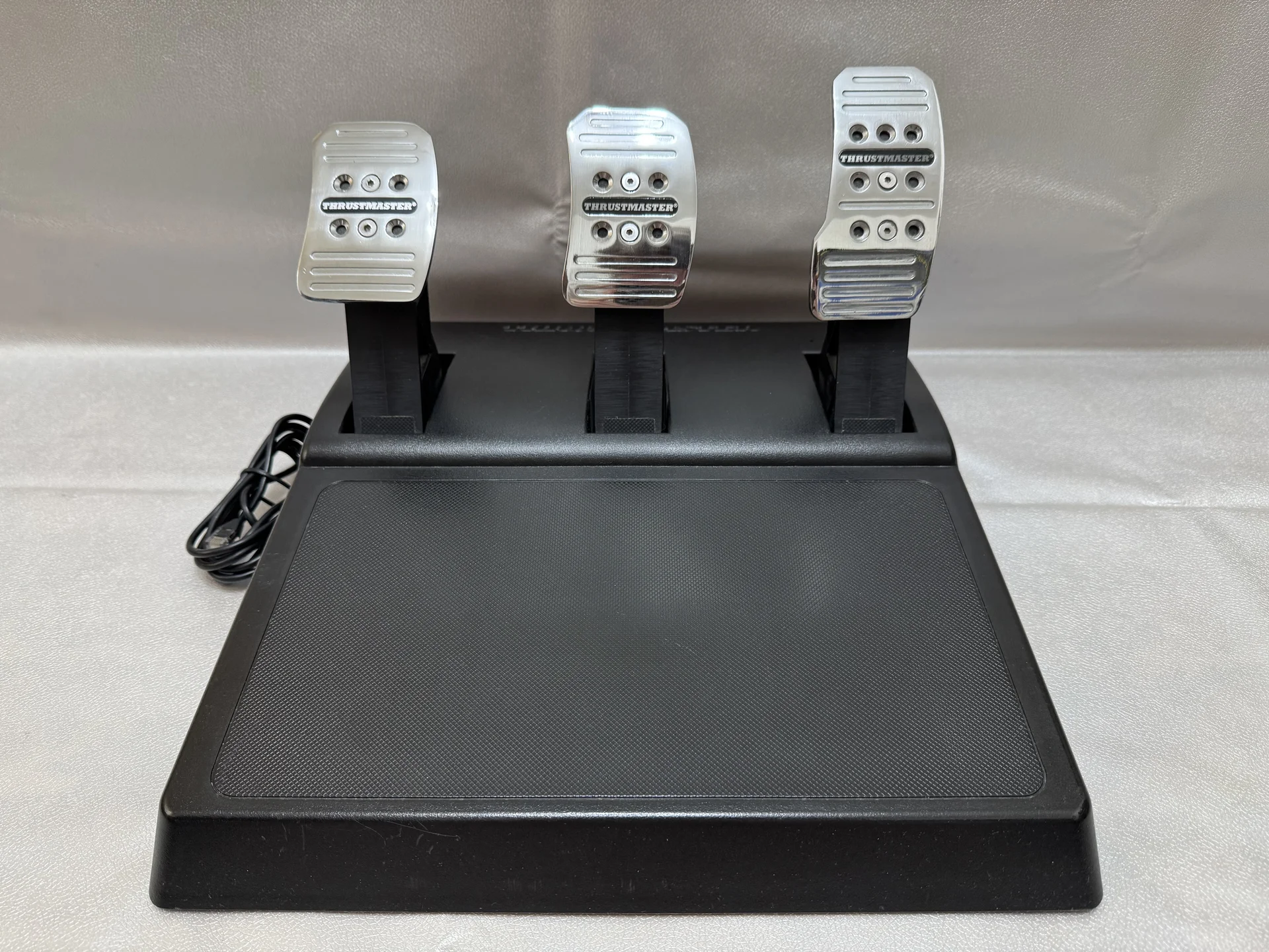 Игровой руль ThrustMaster T300 Alcantara - миниатюра 6