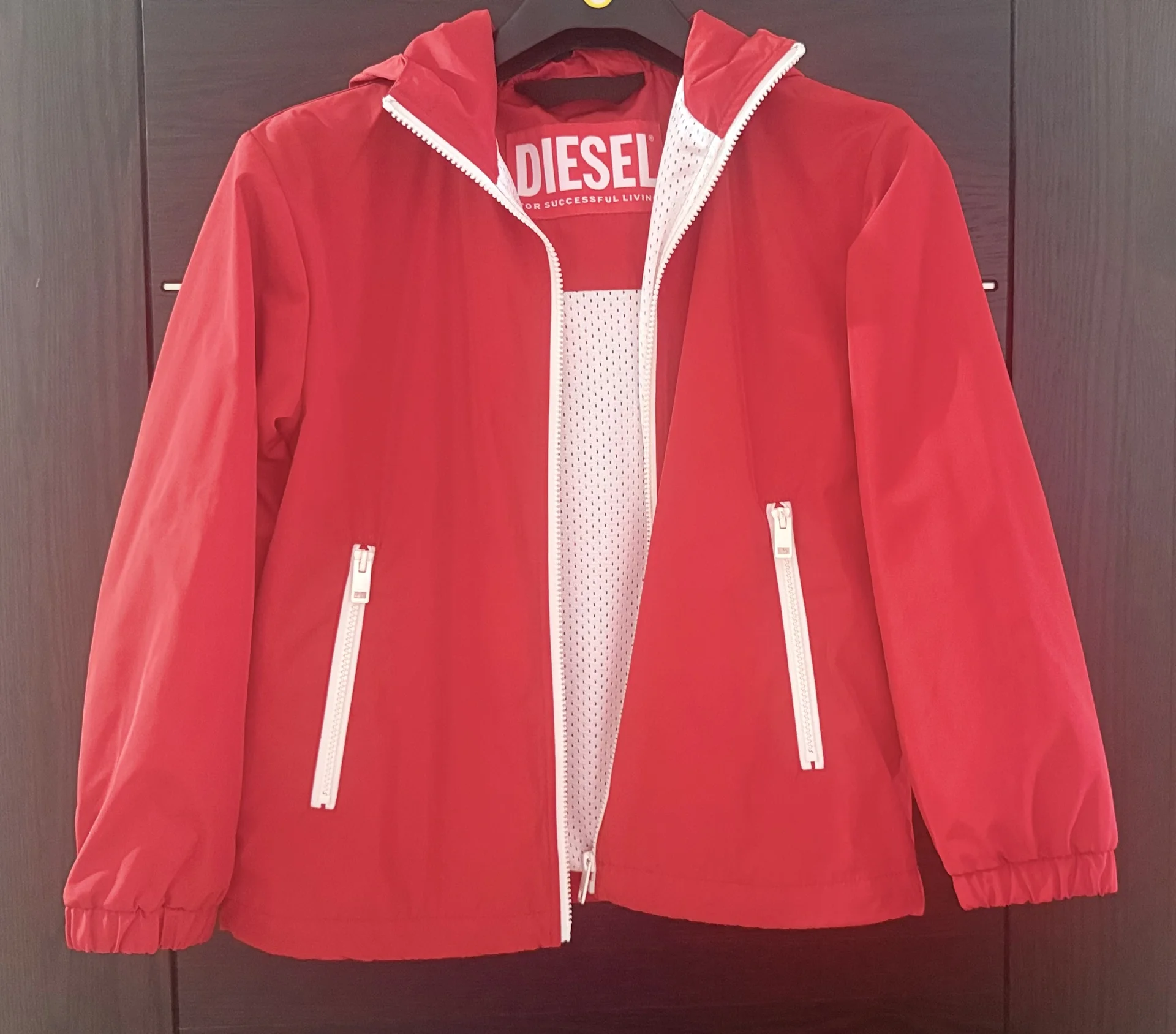 Ветровка Diesel оригинал 144 см - изображение 1
