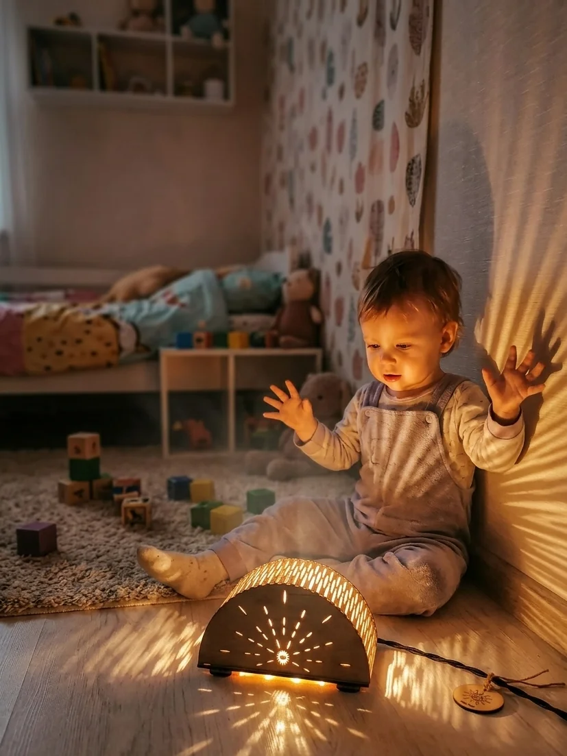 Ночник с лучиками тенями настольный - изображение 1