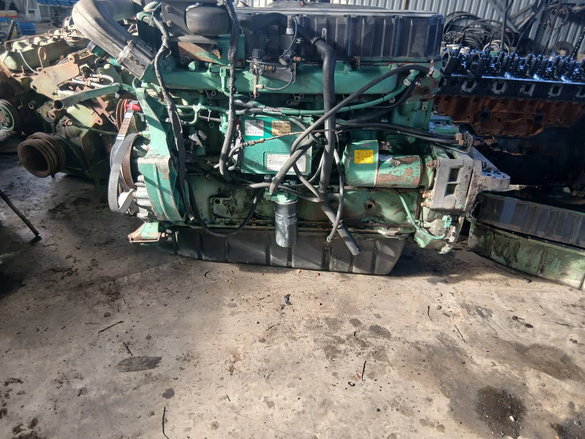 двигатель volvo D12A420 - миниатюра 2