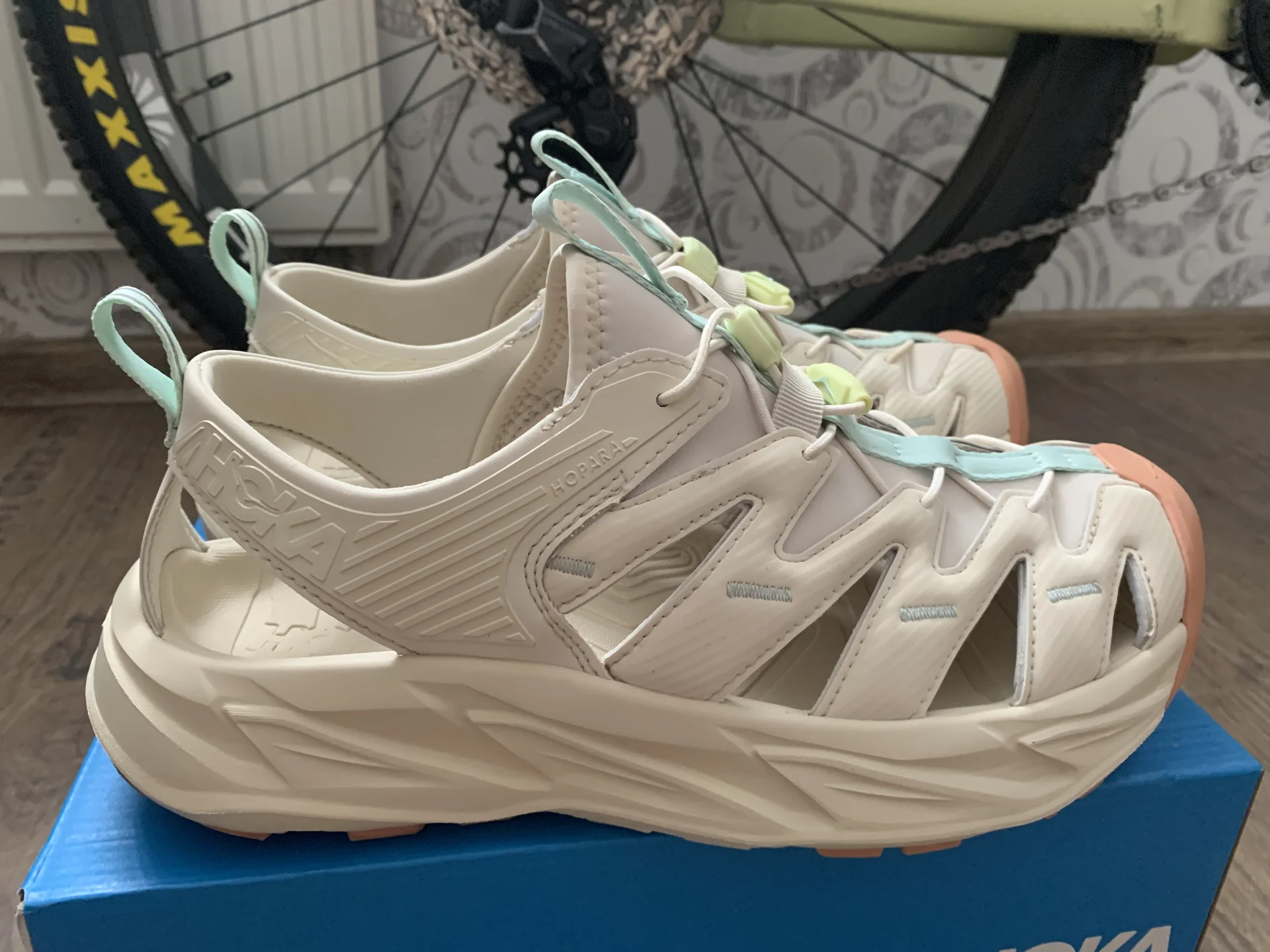 кроссовки (сандали) hoka one one - миниатюра 2