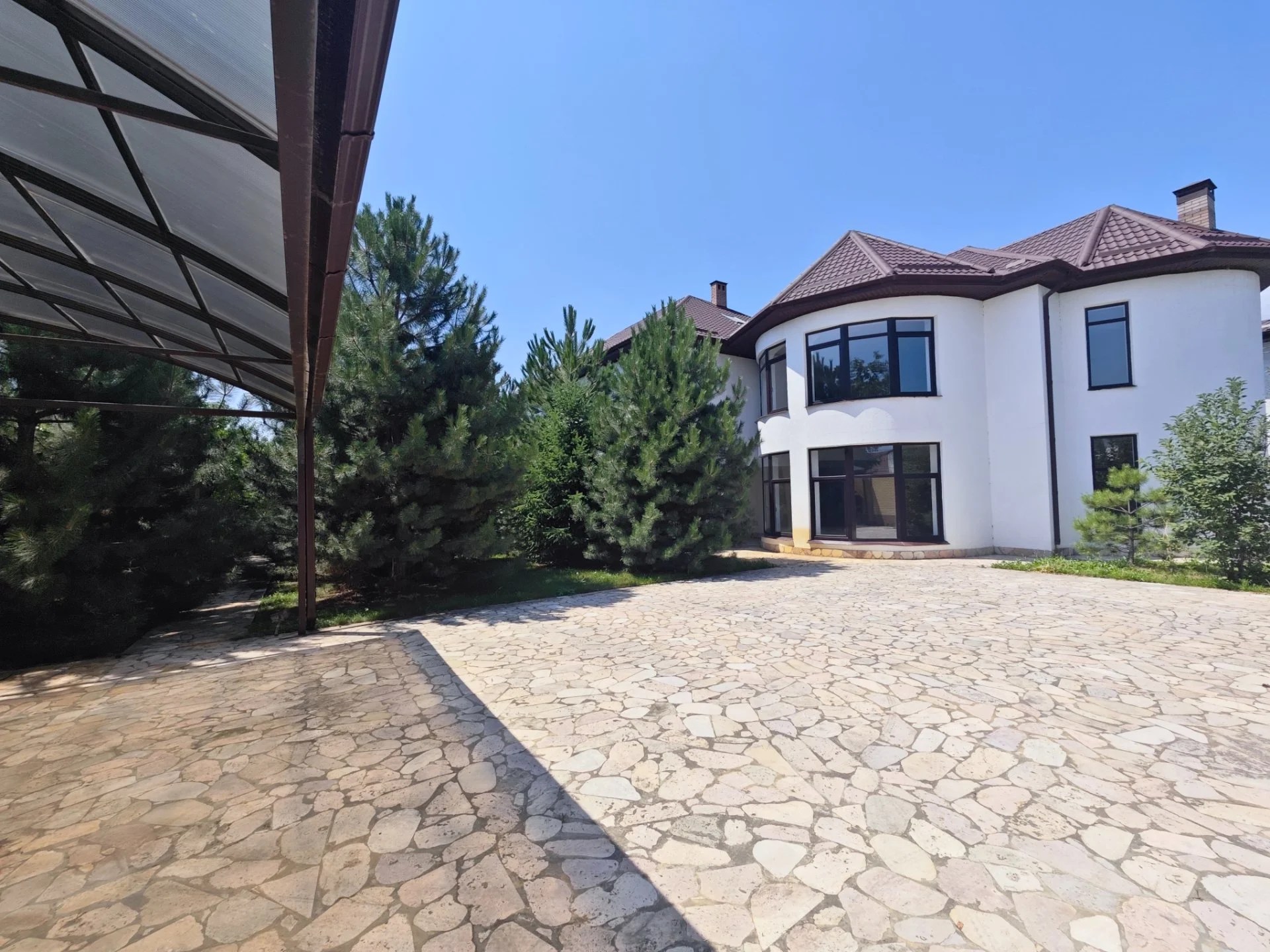 Дом в Краснодаре с ремонтом, посёлок Северный. 600 м², 20 соток ИЖС