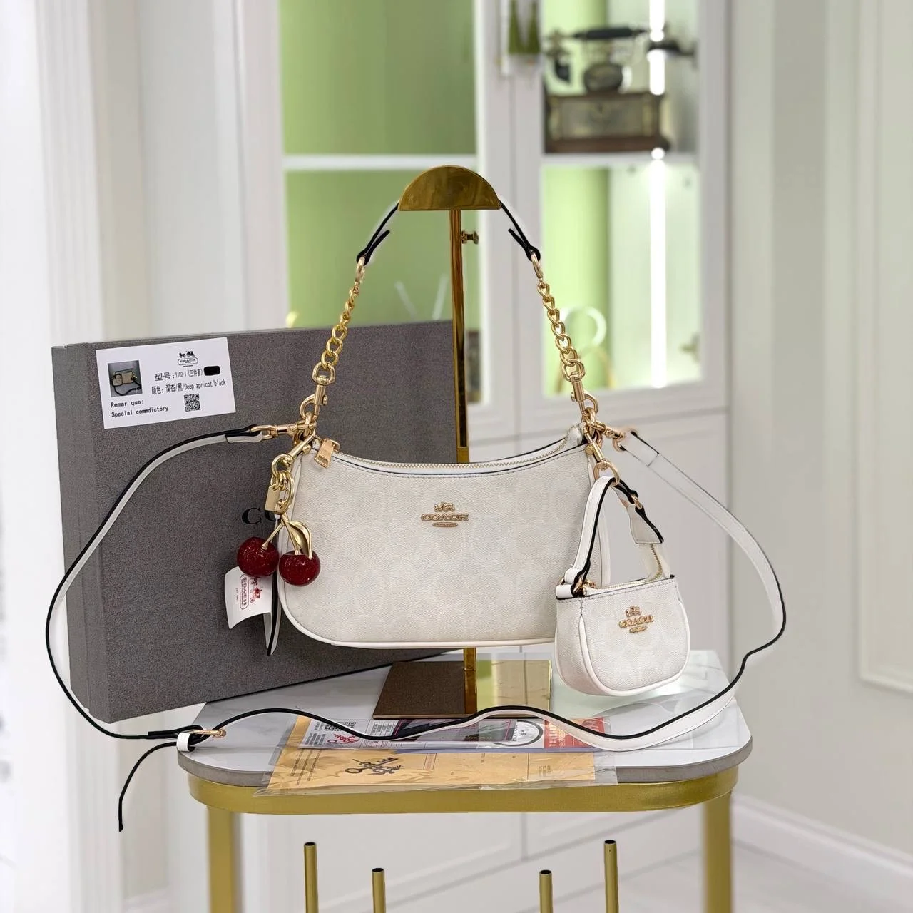 Сумка Coach брелок вишенки монетница - миниатюра 4