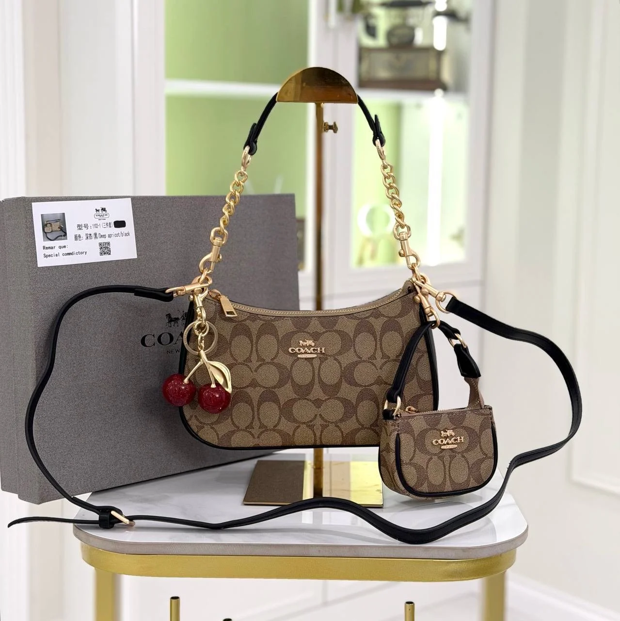 Сумка Coach брелок вишенки монетница - миниатюра 5