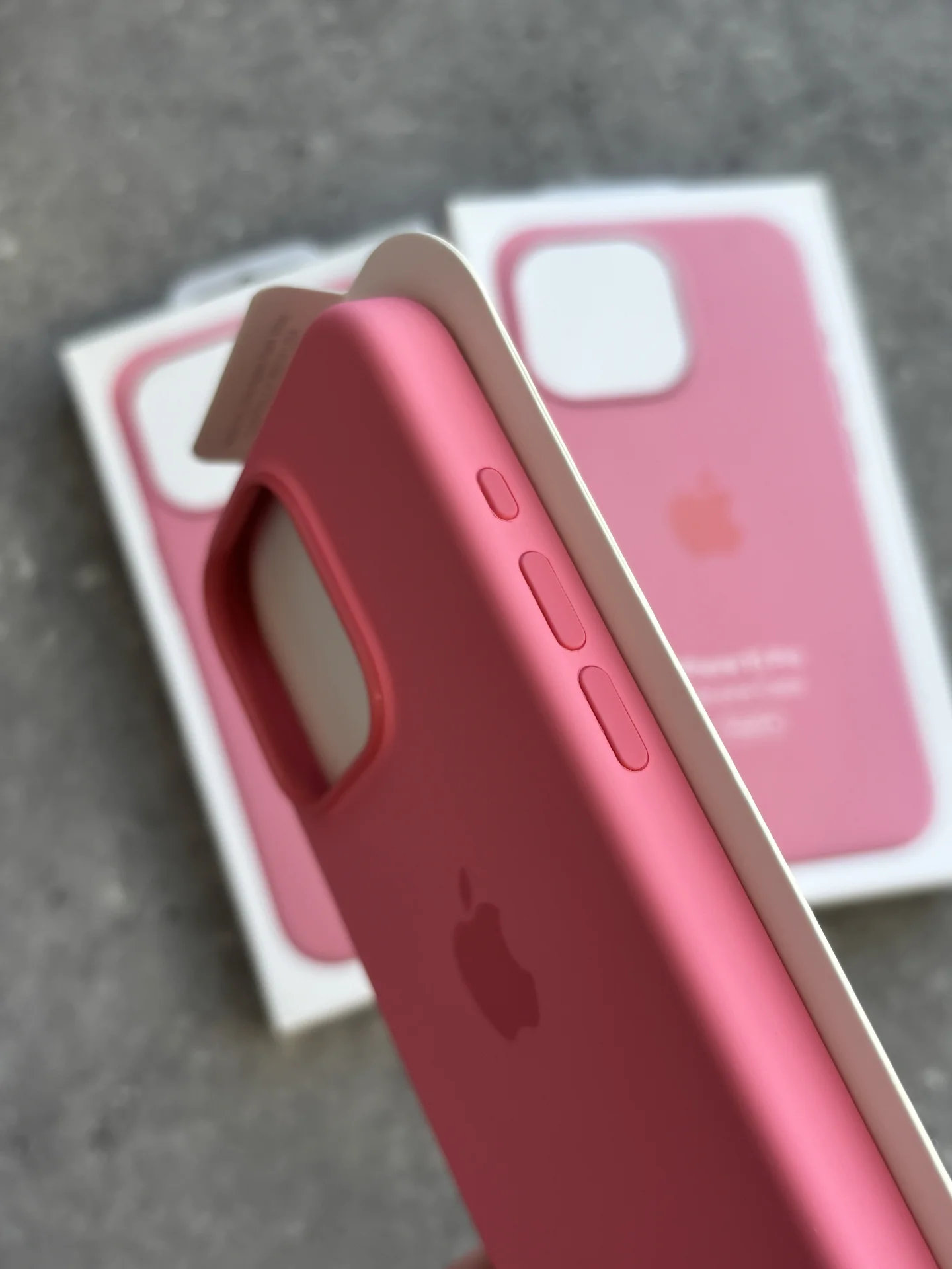 Чехол Silicon Case iPhone 15 Pro Pink розовый - миниатюра 3