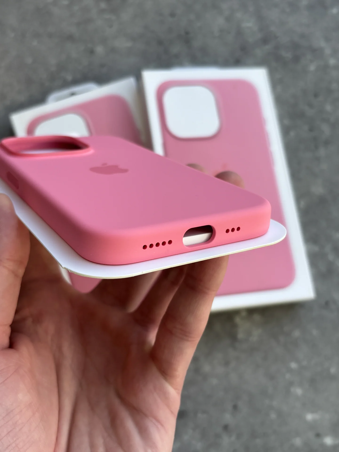 Чехол Silicon Case iPhone 15 Pro Pink розовый - миниатюра 4