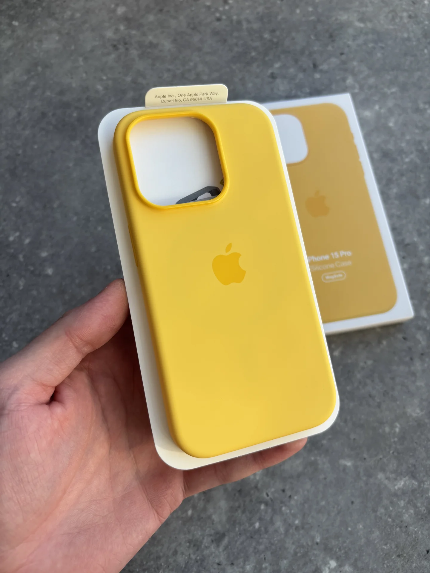 Чехол Silicon Case iPhone 15 Pro Sunshine желтый - изображение 1