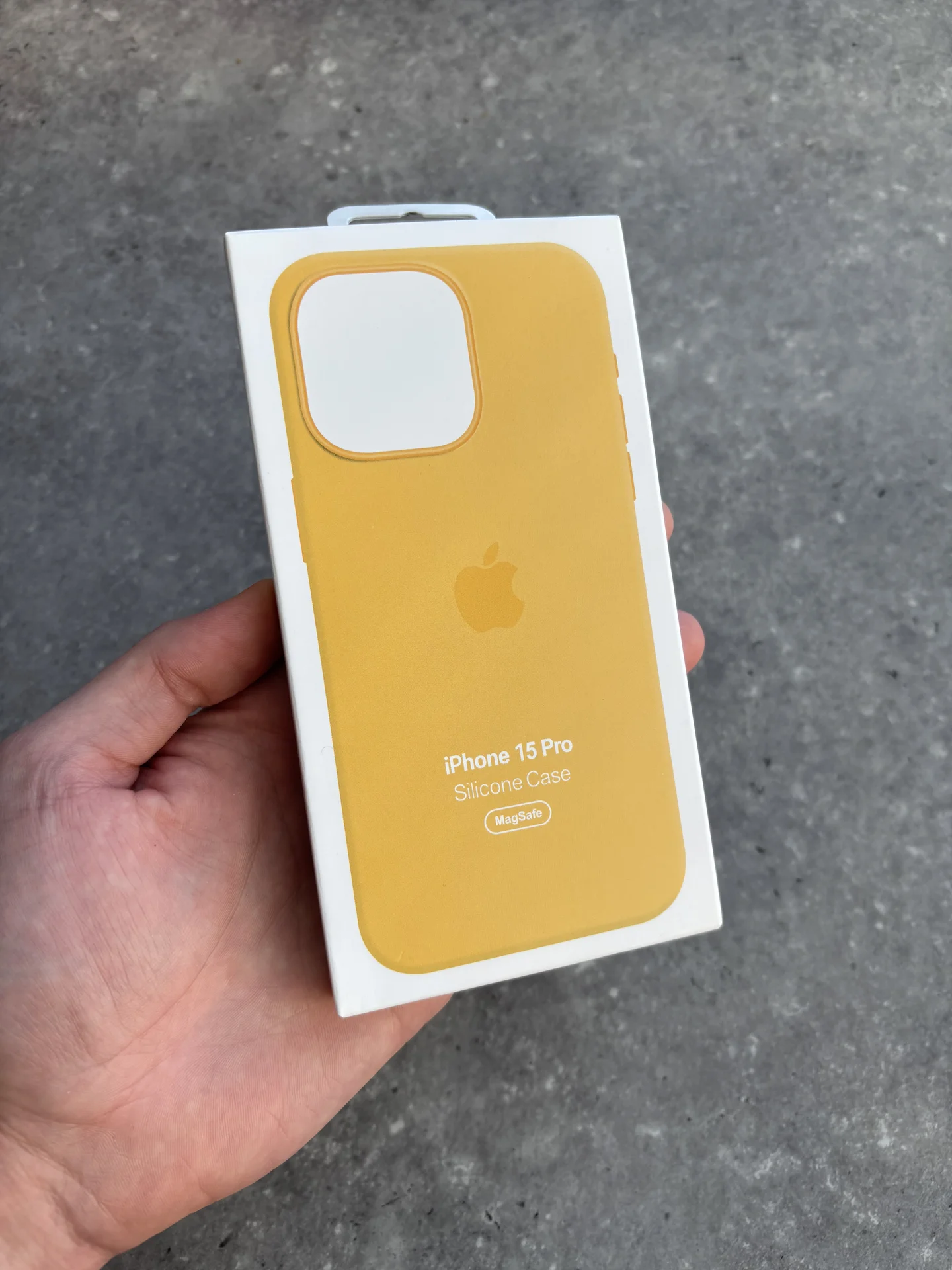 Чехол Silicon Case iPhone 15 Pro Sunshine желтый - миниатюра 9